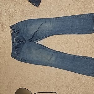 NJ Medium Wash Straight Jeans